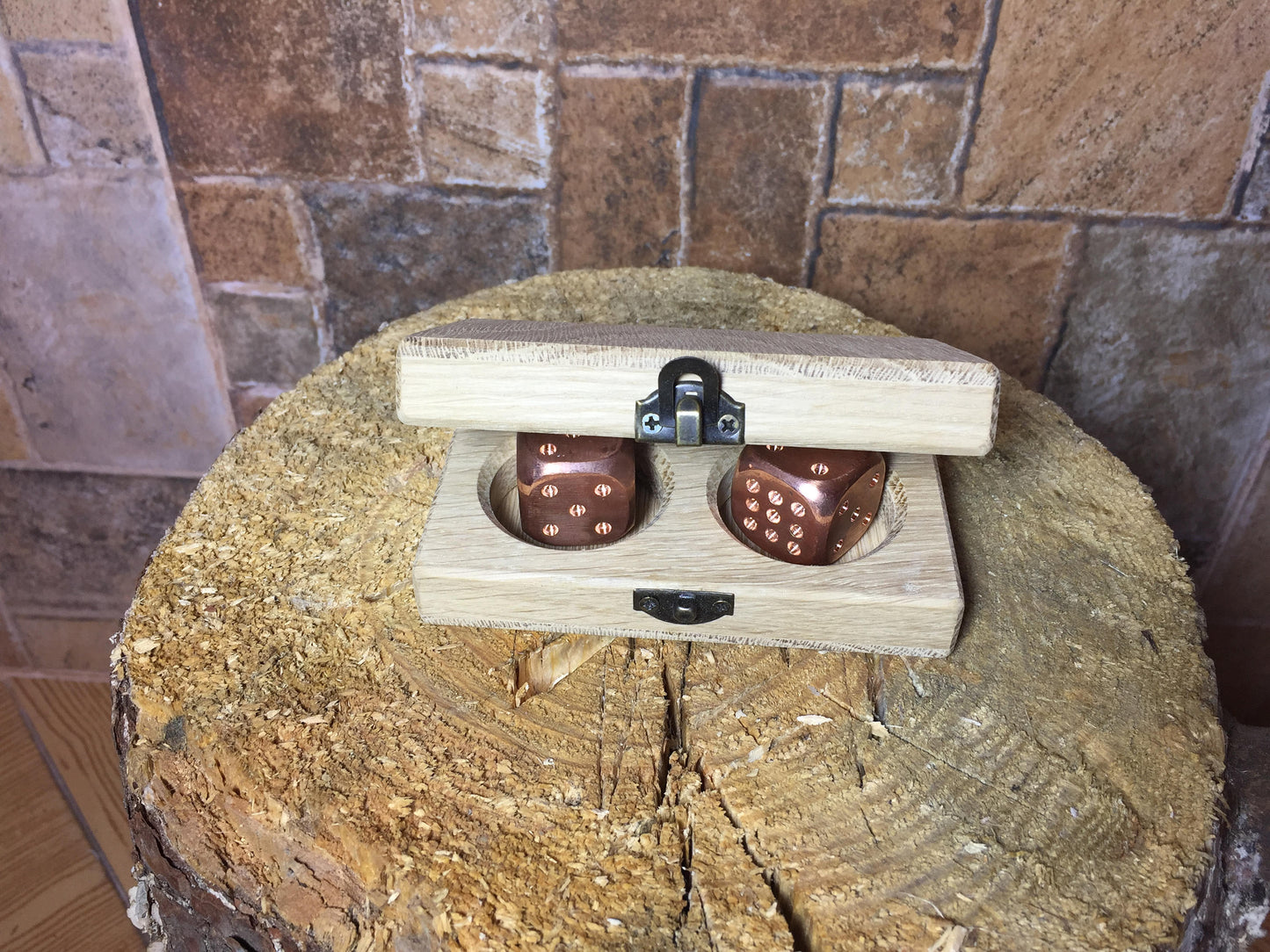 Copper dices with dice box, engraved dice box, personalized dice box,dice games,wooden box for dices,tabletop gaming,board games,copper gift