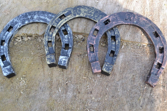 A set of 3 horseshoes, hand forged horseshoe, horse shoe, lucky talisman, iron gift, metal art, goodluck symbol, lucky horseshoe, wall decor