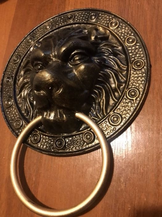 Door knocker, gate handle, lions head, gate pull, door puller, cast iron knocker, door handle, pull ring handle, outdoor handle, lion mouth