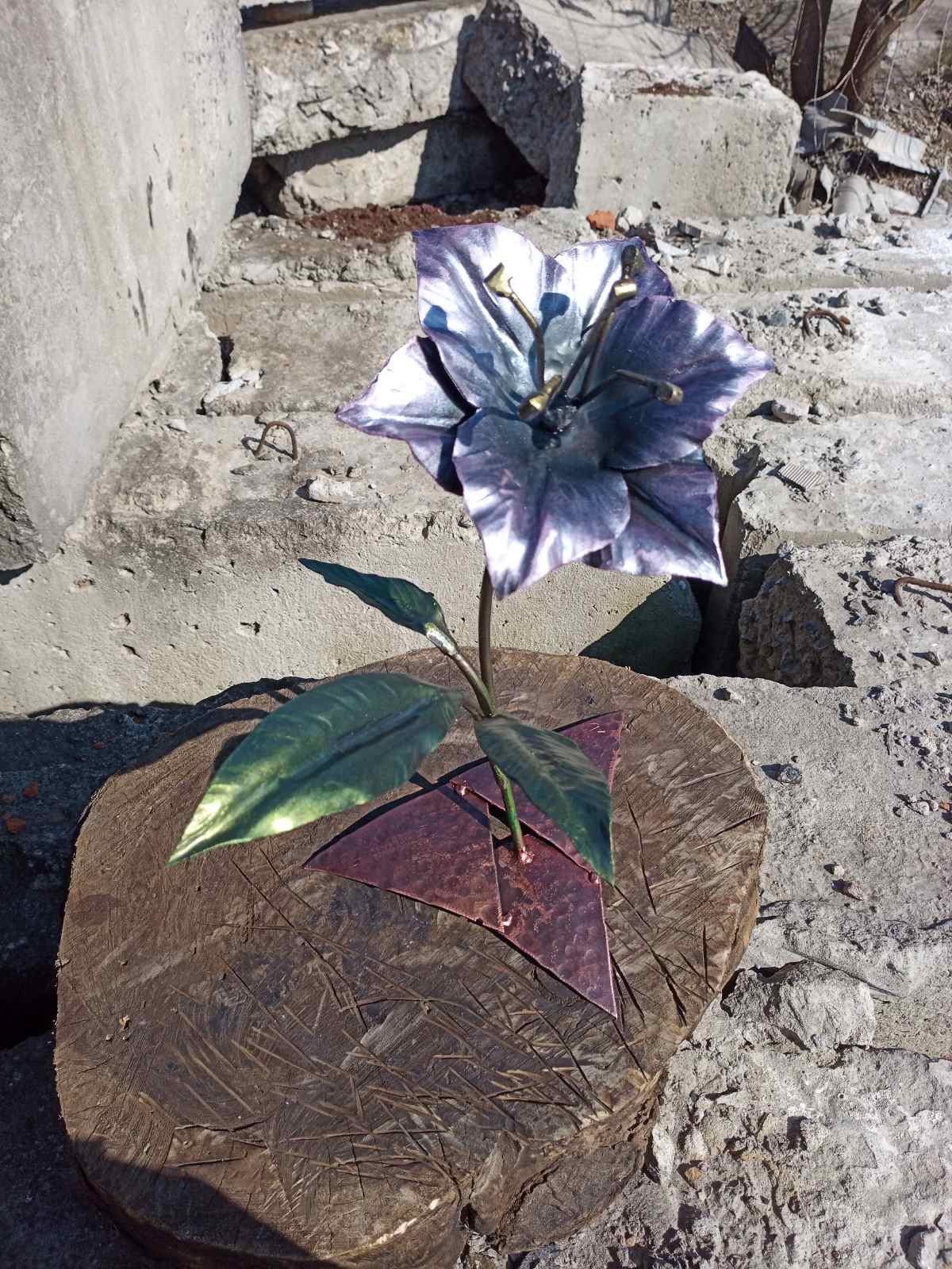 iron lily flower Hand forged lily 30 cm