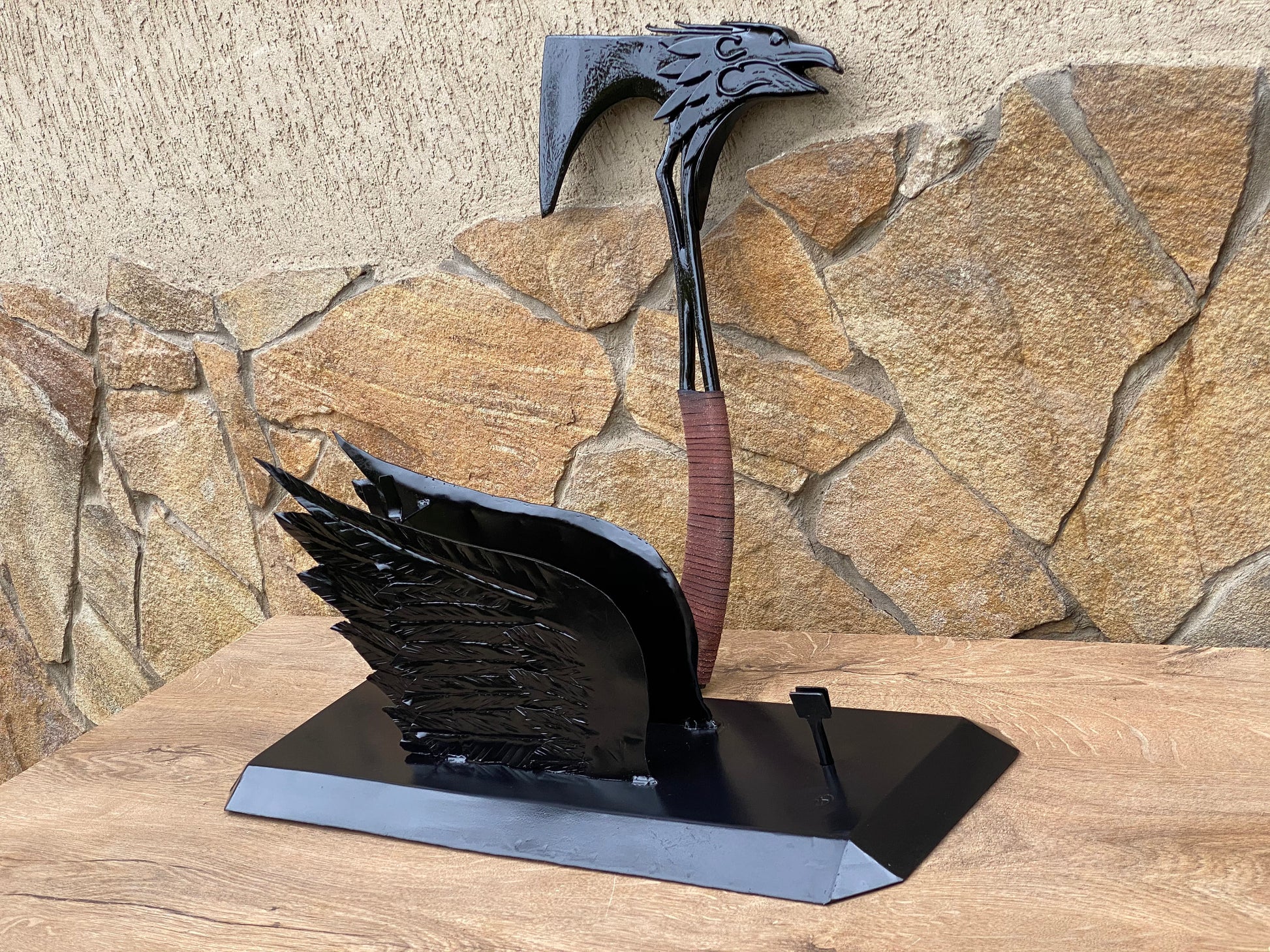Raven&#39;s Bite Heirloom, Christmas gift, bloodhound heirloom, axe, birthday gift, gamer gift,Apex Legends,cosplay weapon,Melee weapon,heirloom