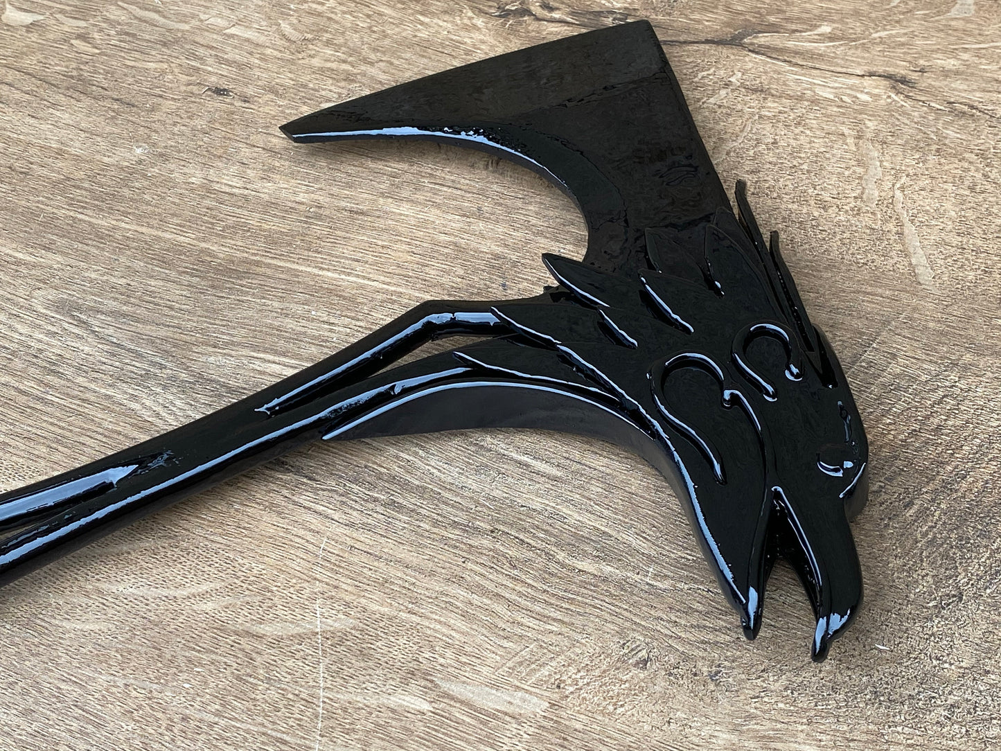 Bloodhound heirloom axe, gamer gift, Raven&#39;s Bite Heirloom, Apex Legends, cosplay axe, iron gift, Christmas,steel gift,replica,props cosplay