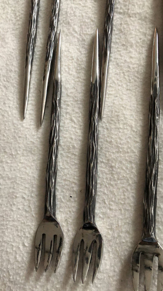 Custom listing for Michel: 40 forks with bark texture and 20 forks with snake texture + 1 interwined fork + 25 tongs