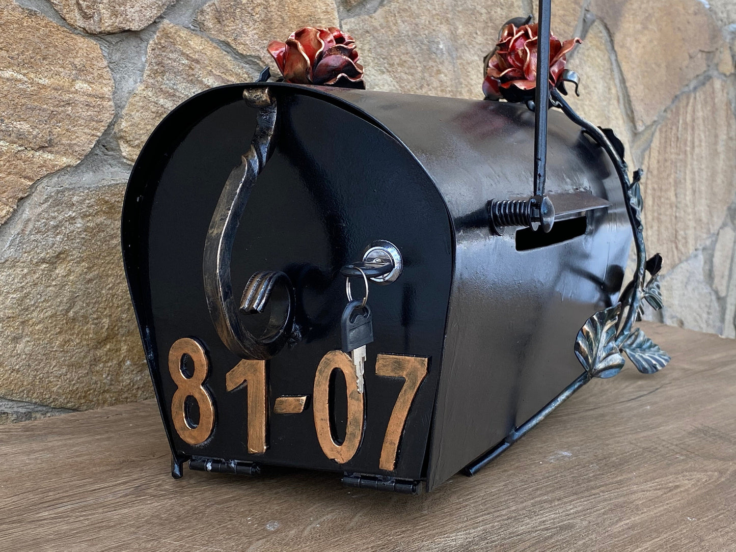 Post box, lock box, mail box, mailbox, iron gift, house numbers, house number sign, Christmas, anniversary, birthday, garden, yard, rose