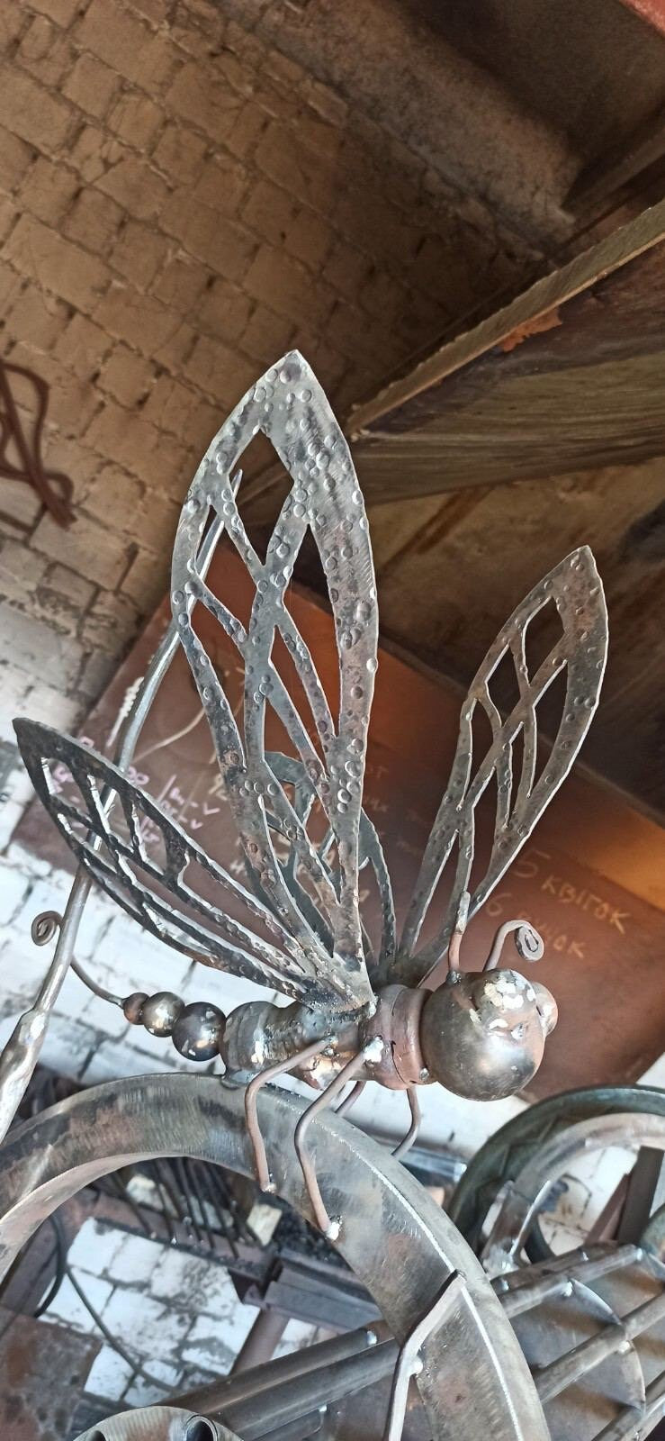 Dragonfly, iron gift, steel gift, steel anniversary, iron anniversary, insect, garden, yard, fence, mother, grandma, oma, mailbox, Christmas
