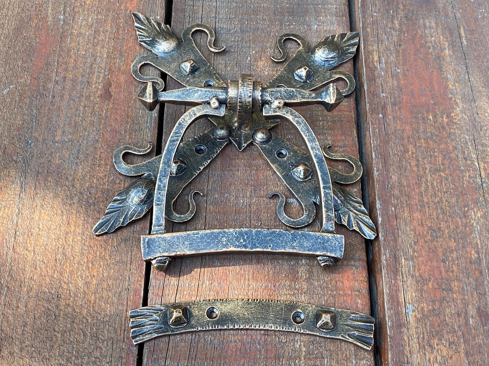 Door knocker, medieval decor, door pull, castle, viking, knife, man ca –  ForgedCommodities